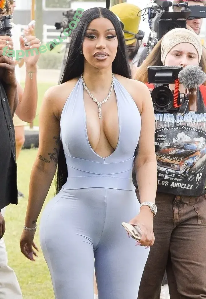 Cardi B nude photo #1020 (iamcardib)