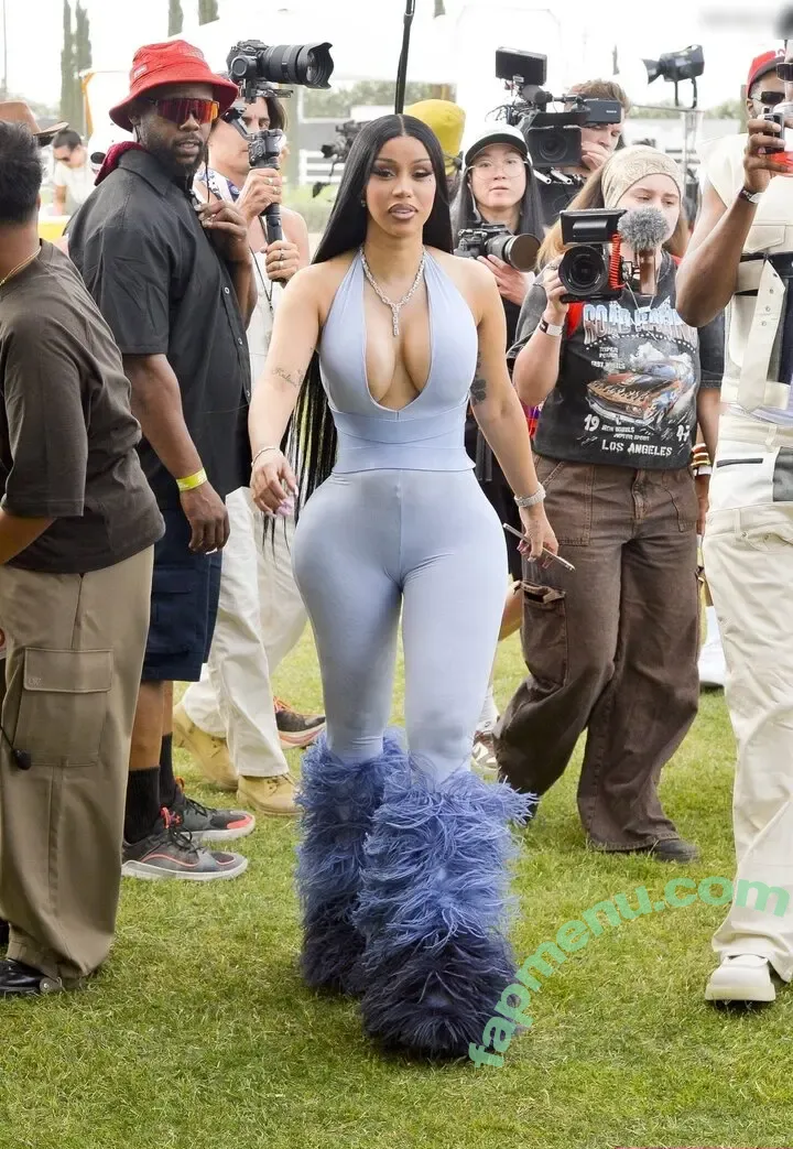 Cardi B nude photo #1024 (iamcardib)