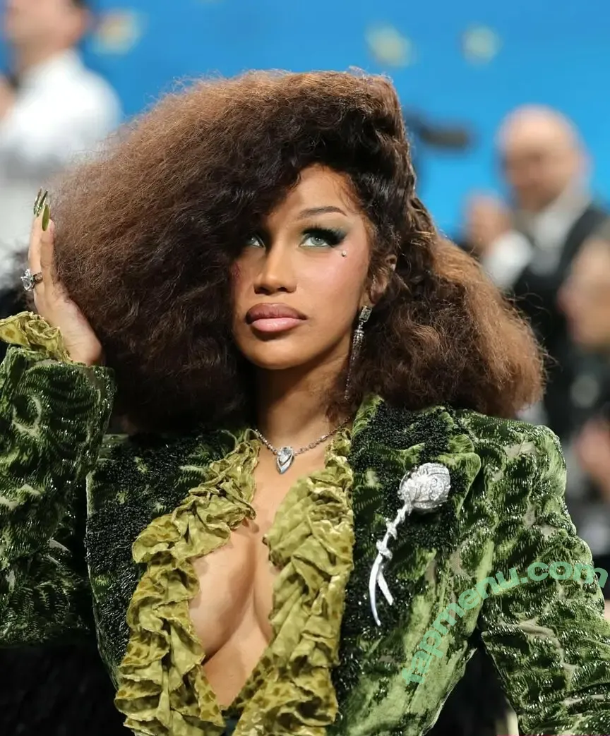 Cardi B nude photo #1045 (iamcardib)
