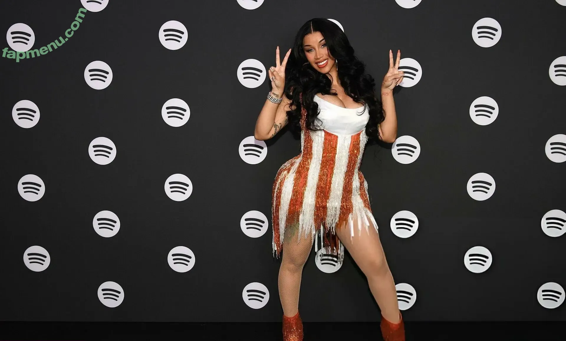 Cardi B nude photo #1100 (iamcardib)