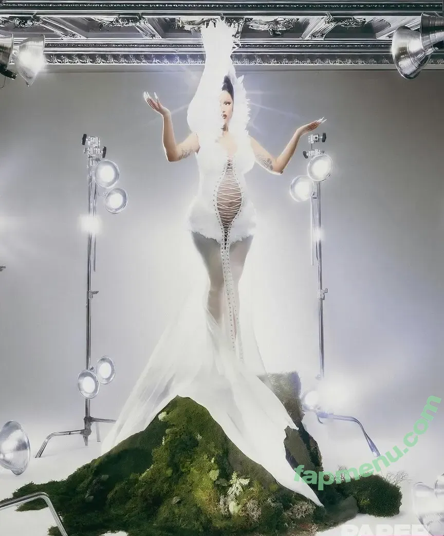 Cardi B nude photo #1191 (cardib / iamcardib)