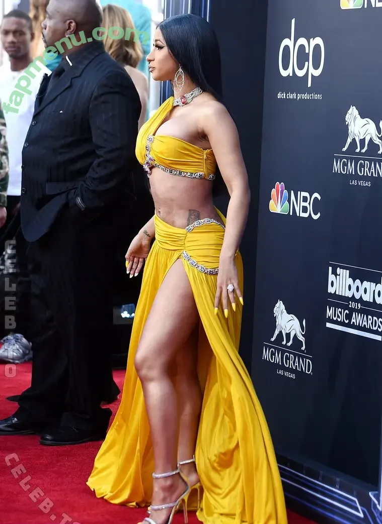 Cardi B nude photo #1215 (cardib / iamcardib)