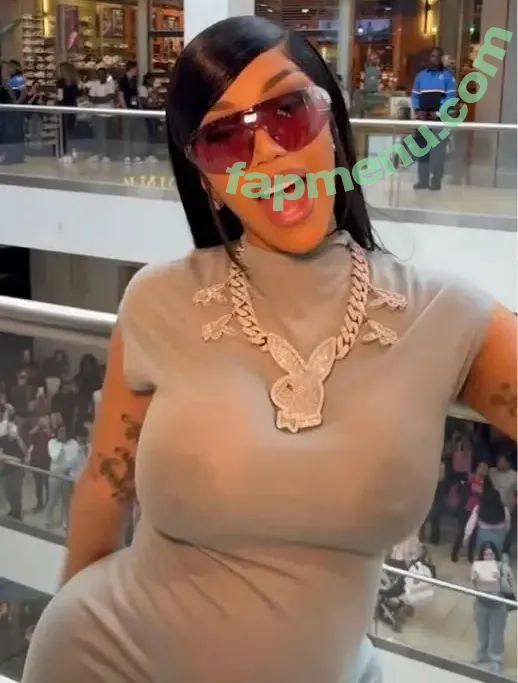 Cardi B nude photo #1239 (cardib / iamcardib)