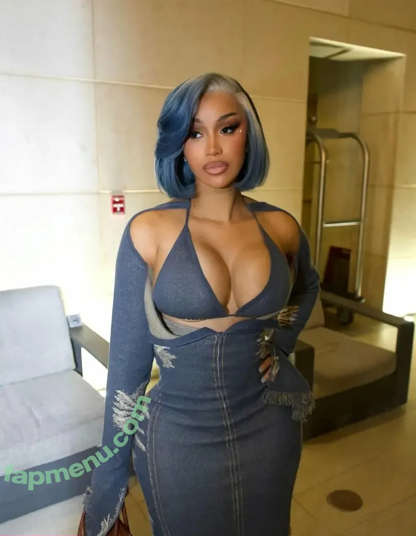 Cardi B nude photo #1267 (cardib / iamcardib)