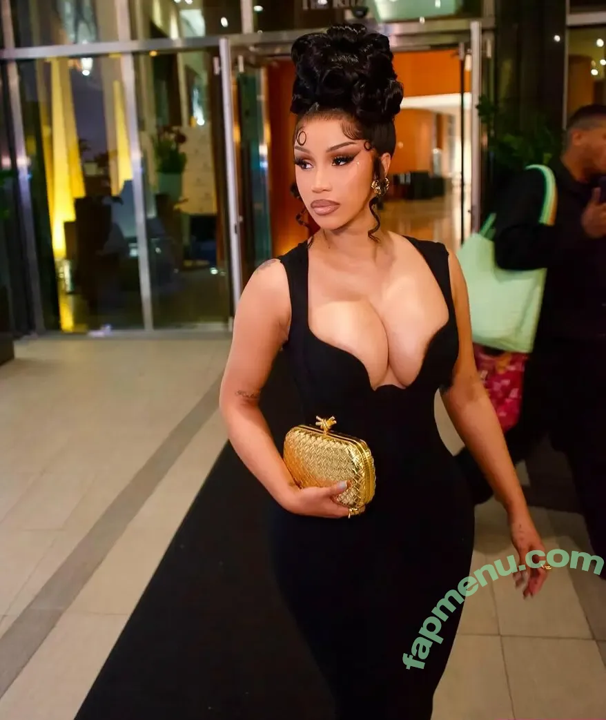 Cardi B nude photo #1279 (cardib / iamcardib)