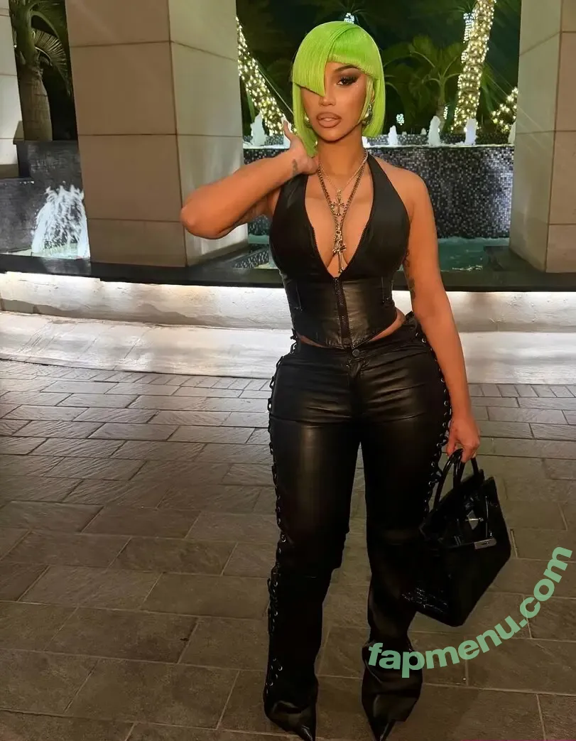 Cardi B nude photo #1281 (cardib / iamcardib)