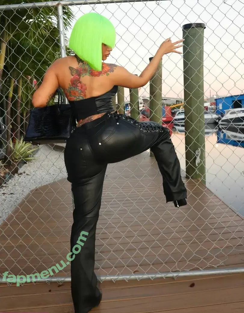 Cardi B nude photo #1284 (cardib / iamcardib)