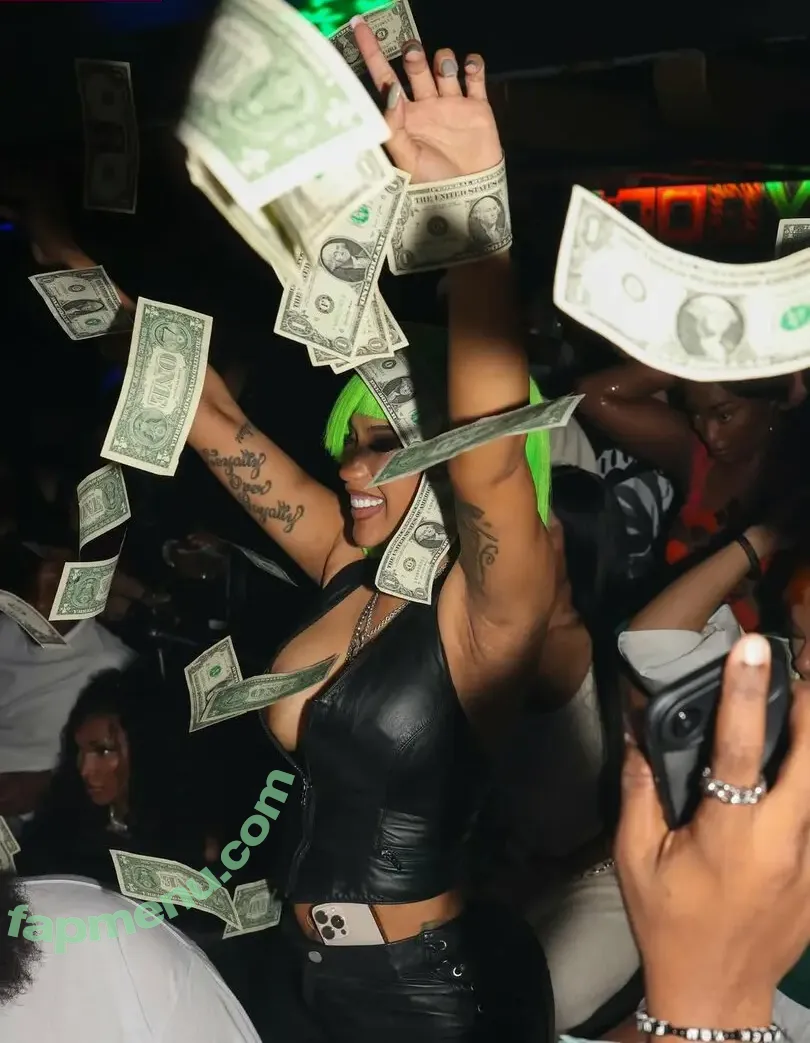 Cardi B nude photo #1290 (cardib / iamcardib)