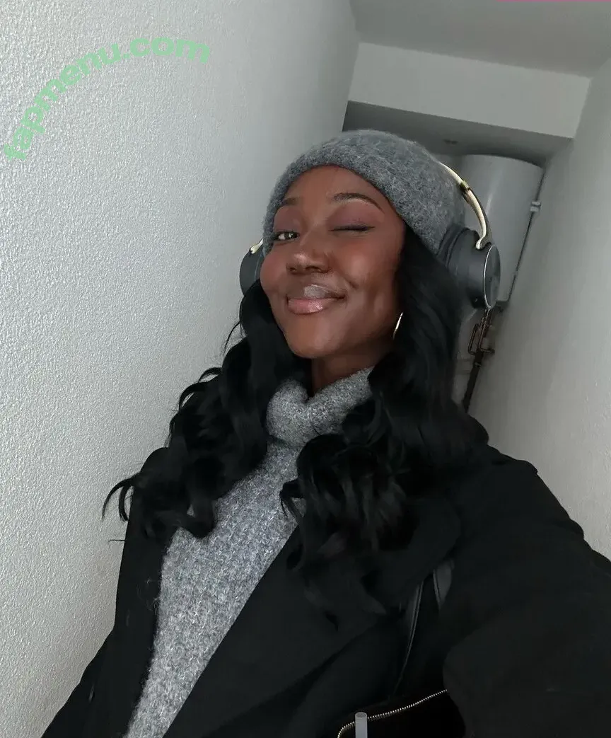 Carefreehamuyela nude photo #0002 (rebeccacambria_free)