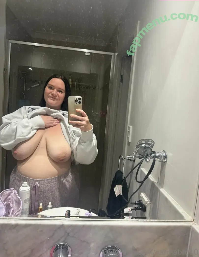 carinabro10 nude photo #0021 (carinaberon10)