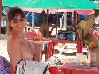 carinamoreschi / camoreschi nude photo #0163