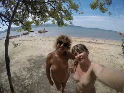 carinamoreschi / camoreschi nude photo #0205