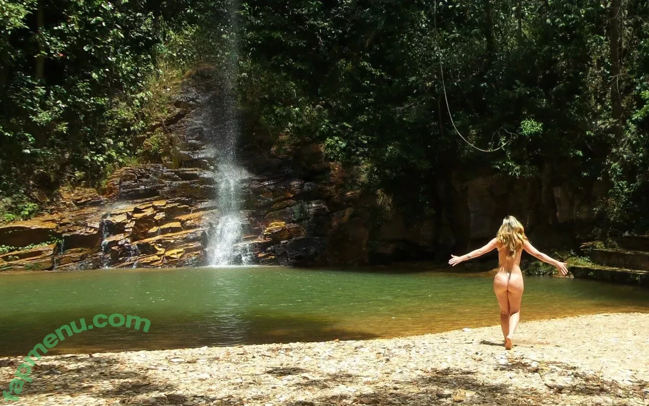 carinamoreschi nude photo #0006 (camoreschi)