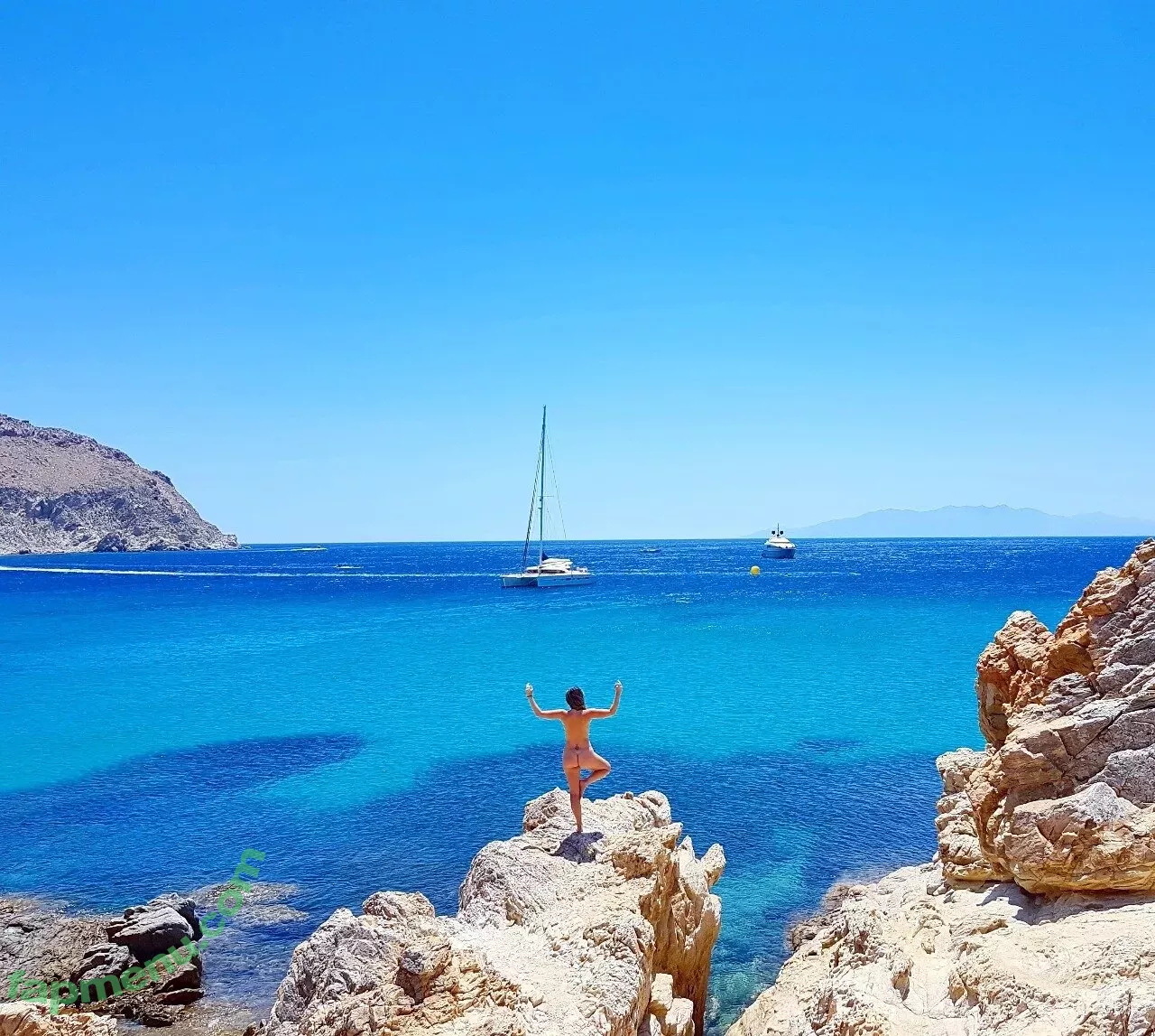 carinamoreschi nude photo #0010 (camoreschi)