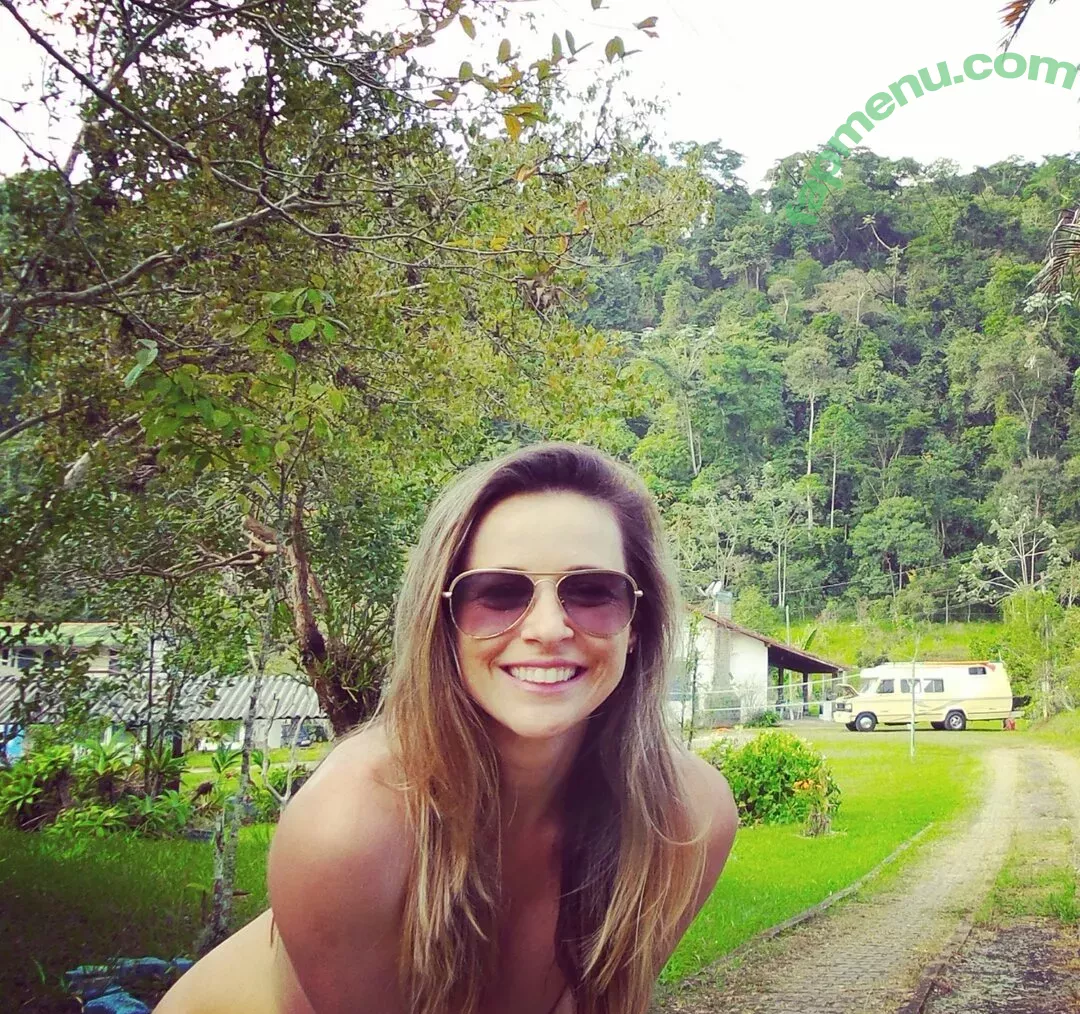 carinamoreschi nude photo #0018 (camoreschi)