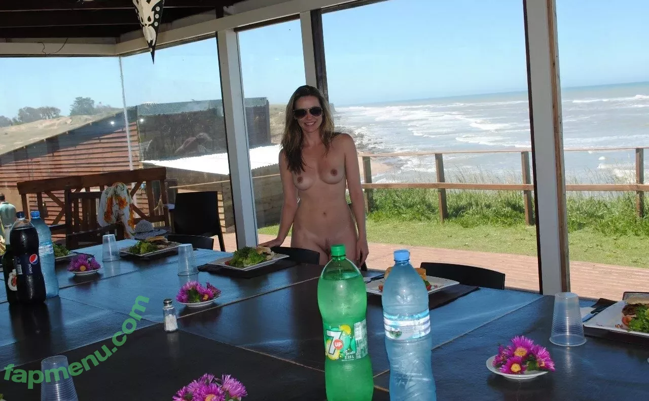 carinamoreschi nude photo #0054 (camoreschi)