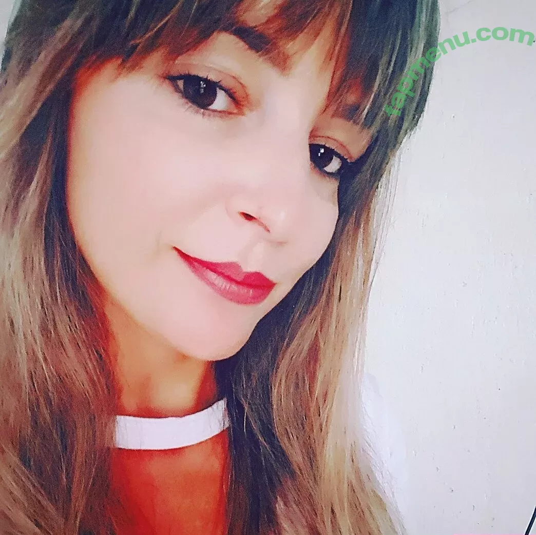 carinamoreschi nude photo #0057 (camoreschi)