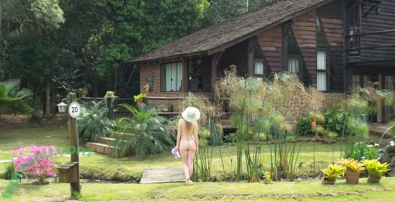 carinamoreschi nude photo #0058 (camoreschi)