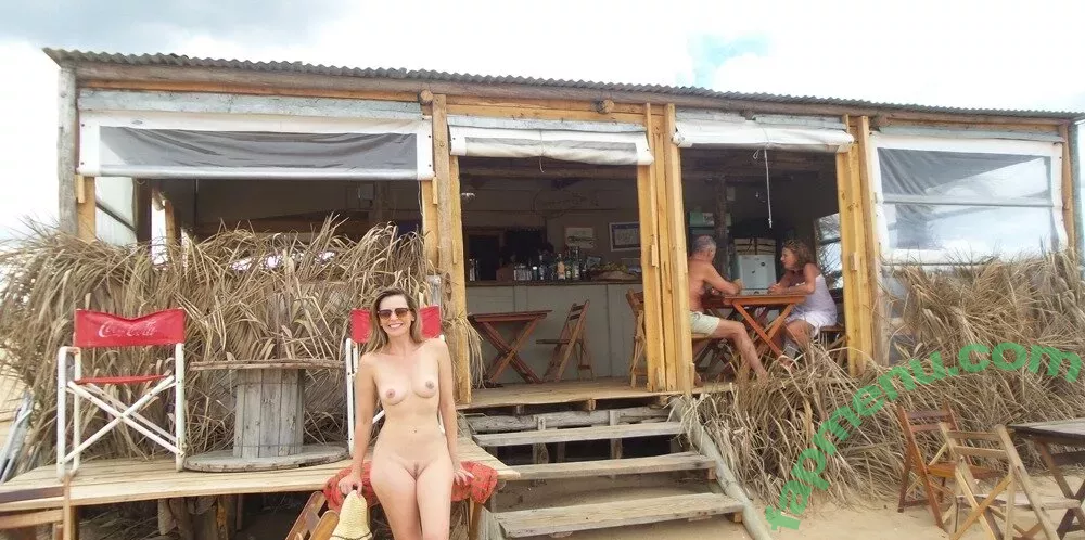 carinamoreschi nude photo #0108 (camoreschi)