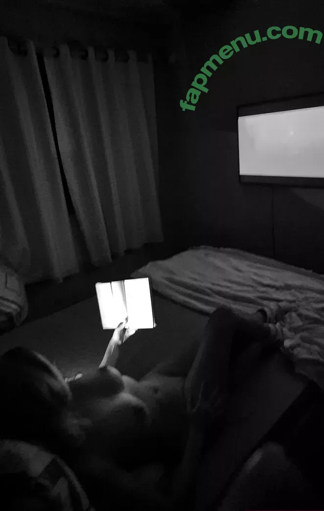 carinamoreschi nude photo #0130 (camoreschi)