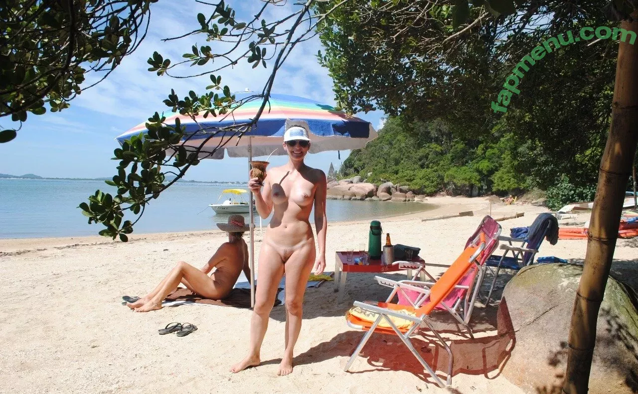 carinamoreschi nude photo #0133 (camoreschi)