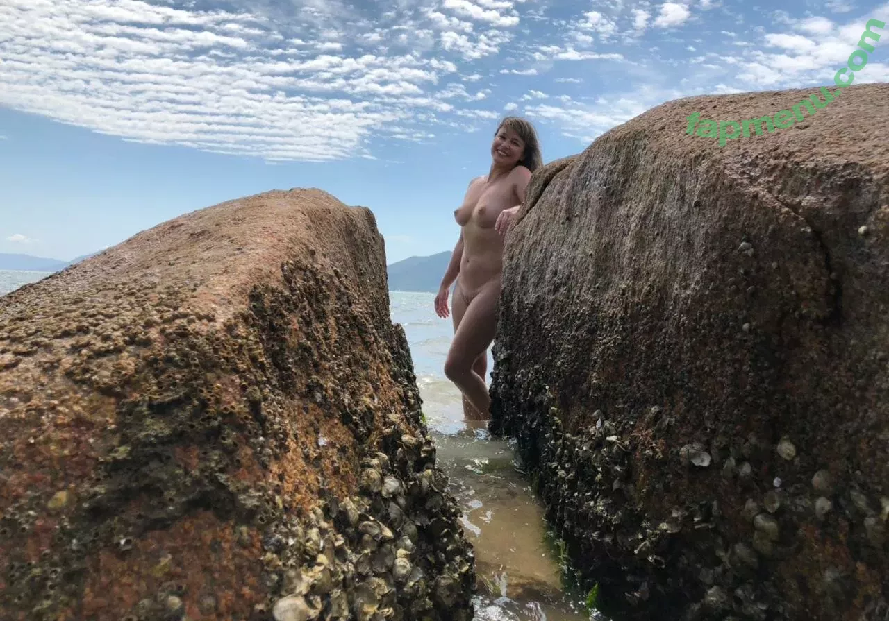 carinamoreschi nude photo #0141 (camoreschi)