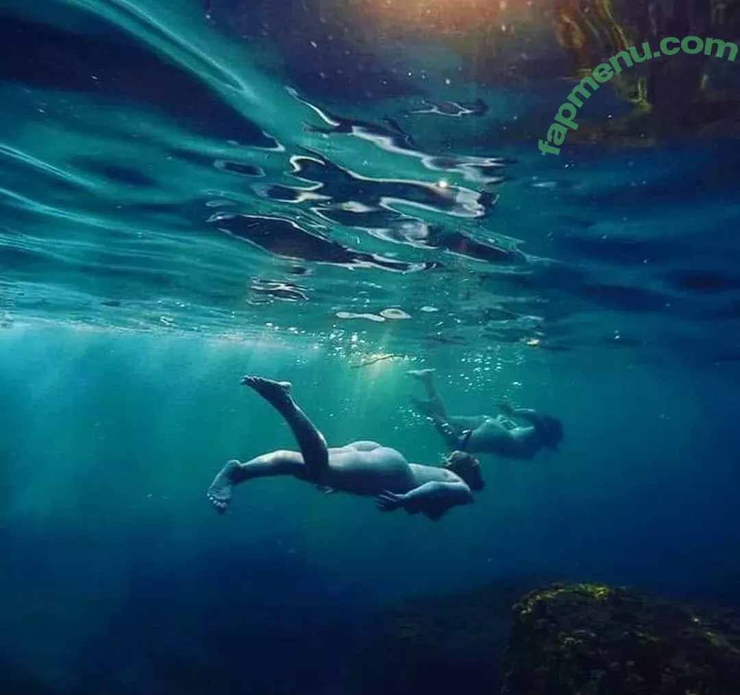 carinamoreschi nude photo #0193 (camoreschi)