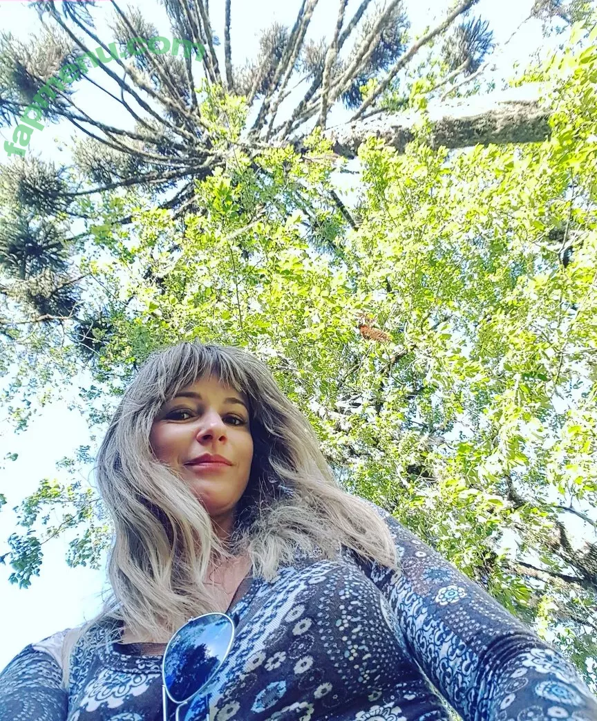 carinamoreschi nude photo #0200 (camoreschi)