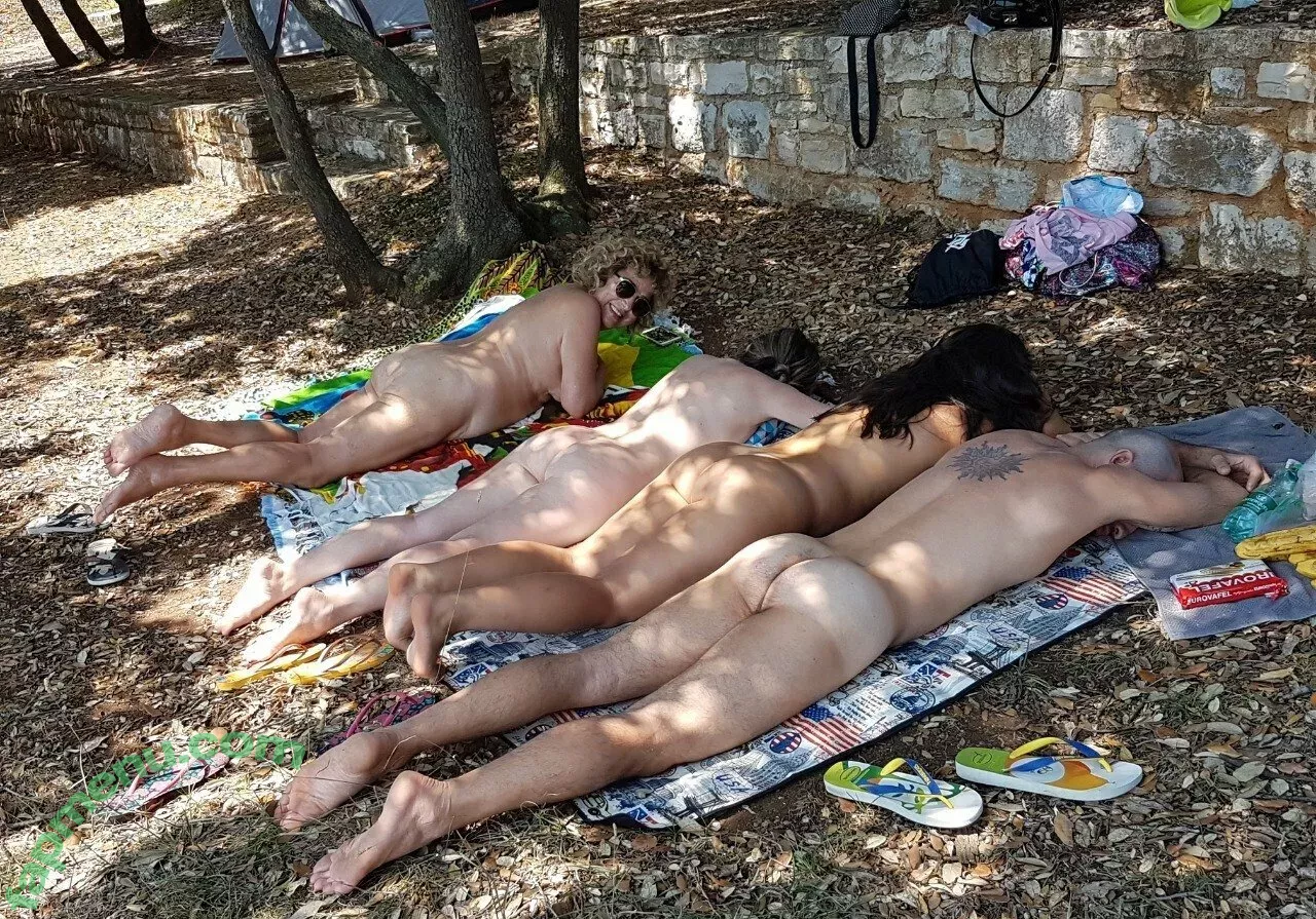 carinamoreschi nude photo #0218 (camoreschi)