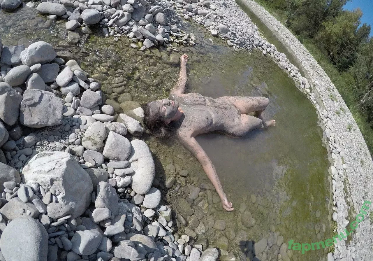 carinamoreschi nude photo #0249 (camoreschi)