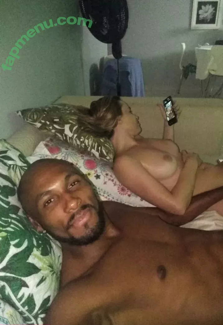 carinamoreschi nude photo #0294 (camoreschi)