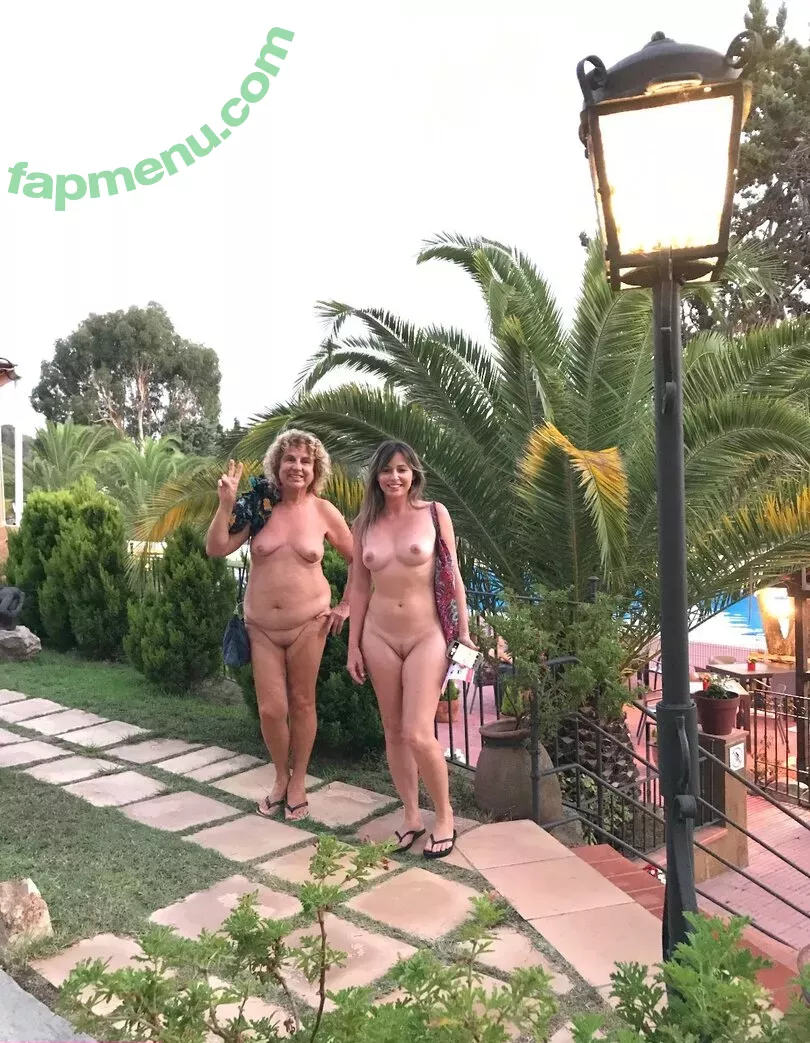 carinamoreschi nude photo #0306 (camoreschi)