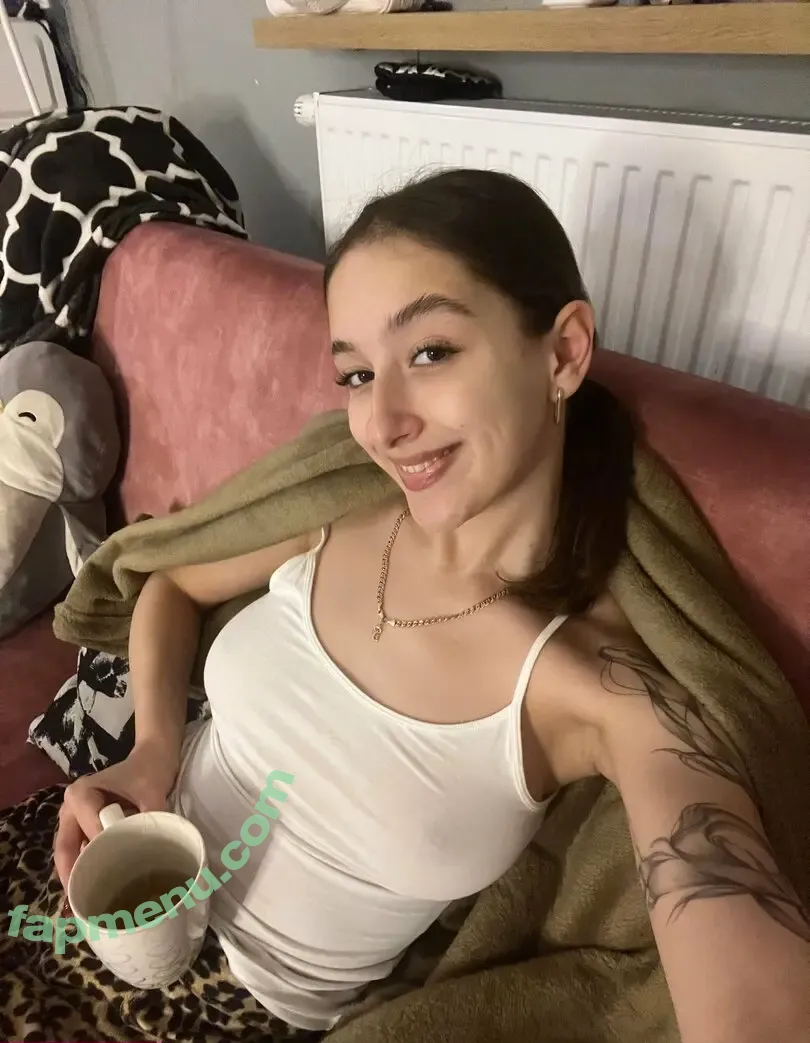 carishy nude photo #0004 (carissacleansitall)