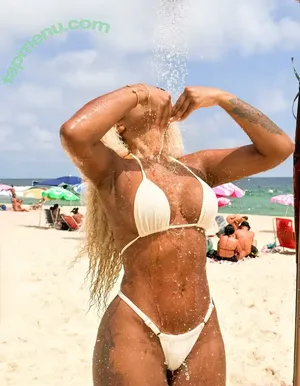 Cariúcha / cariuchaoficial nude photo #0192