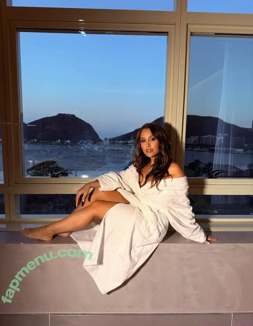 Carla Diaz nude photo #0220 (carladiaz)