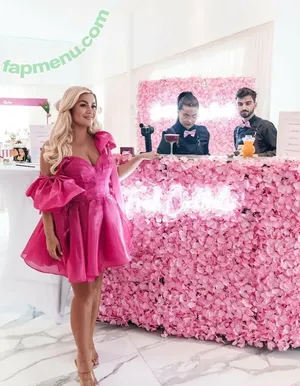 Carla Moreau / carlamoreau_____ nude photo #0140