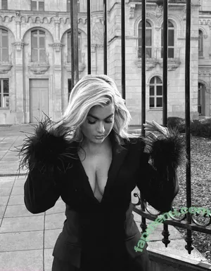 Carla Moreau / carlamoreau_____ nude photo #0149