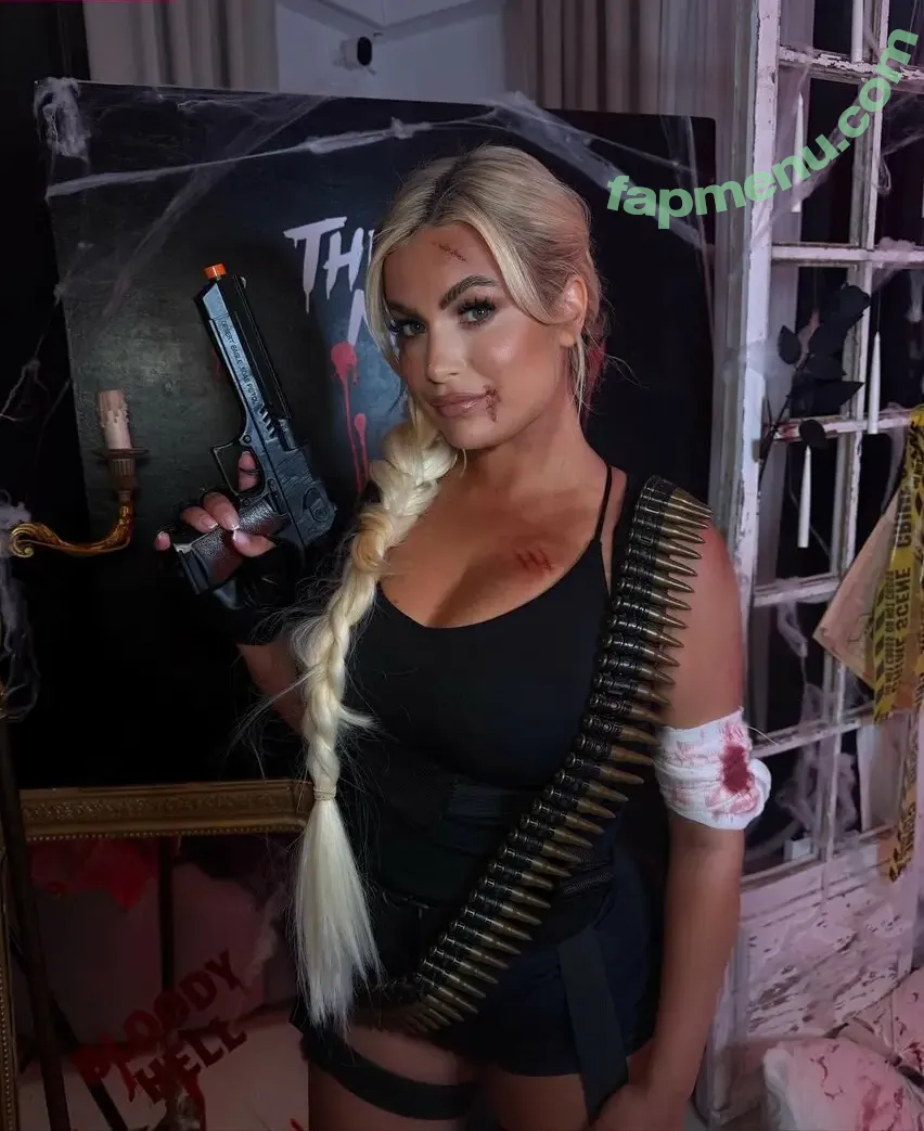 Carla Moreau nude photo #0121 (carlamoreau_____)