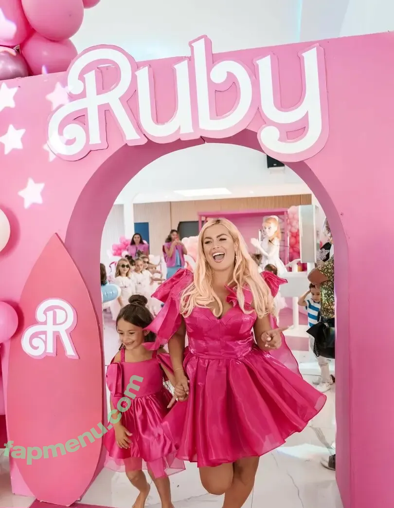 Carla Moreau nude photo #0137 (carlamoreau_____)