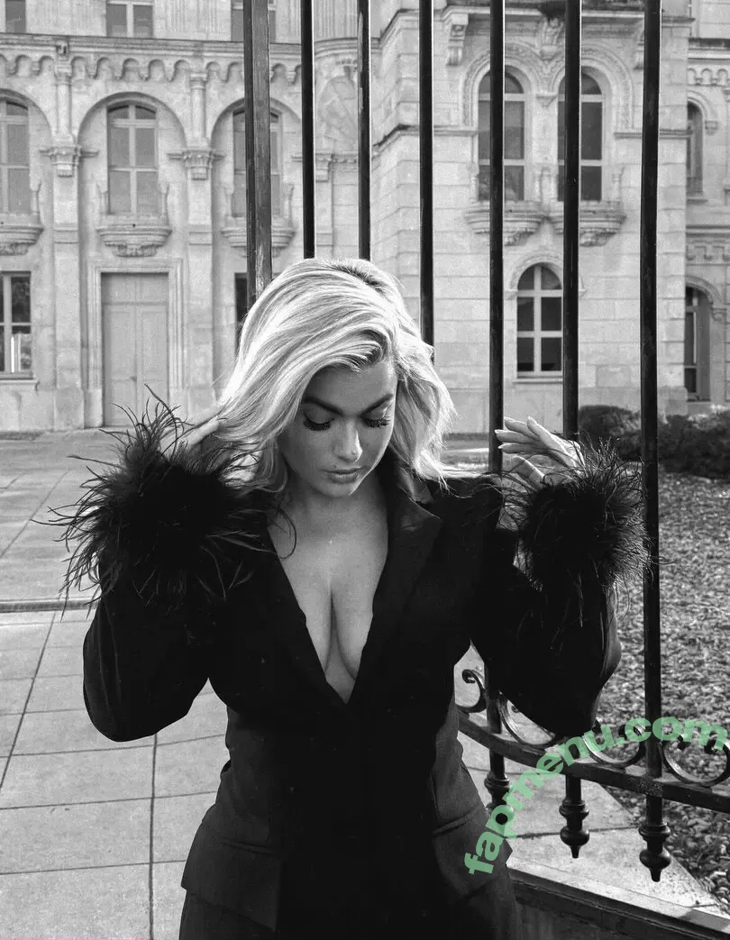 Carla Moreau nude photo #0149 (carlamoreau_____)