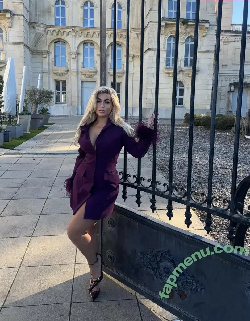 Carla Moreau nude photo #0151 (carlamoreau_____)