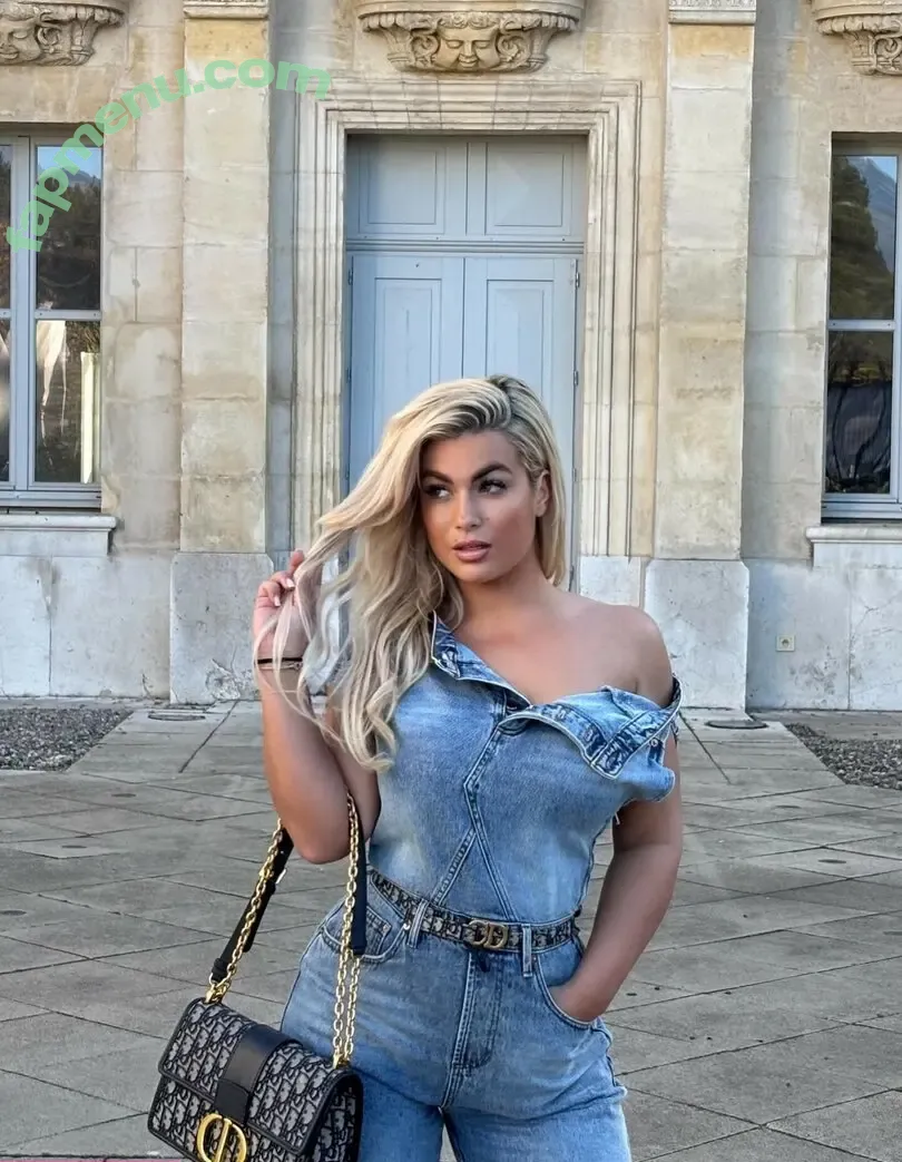 Carla Moreau nude photo #0153 (carlamoreau_____)