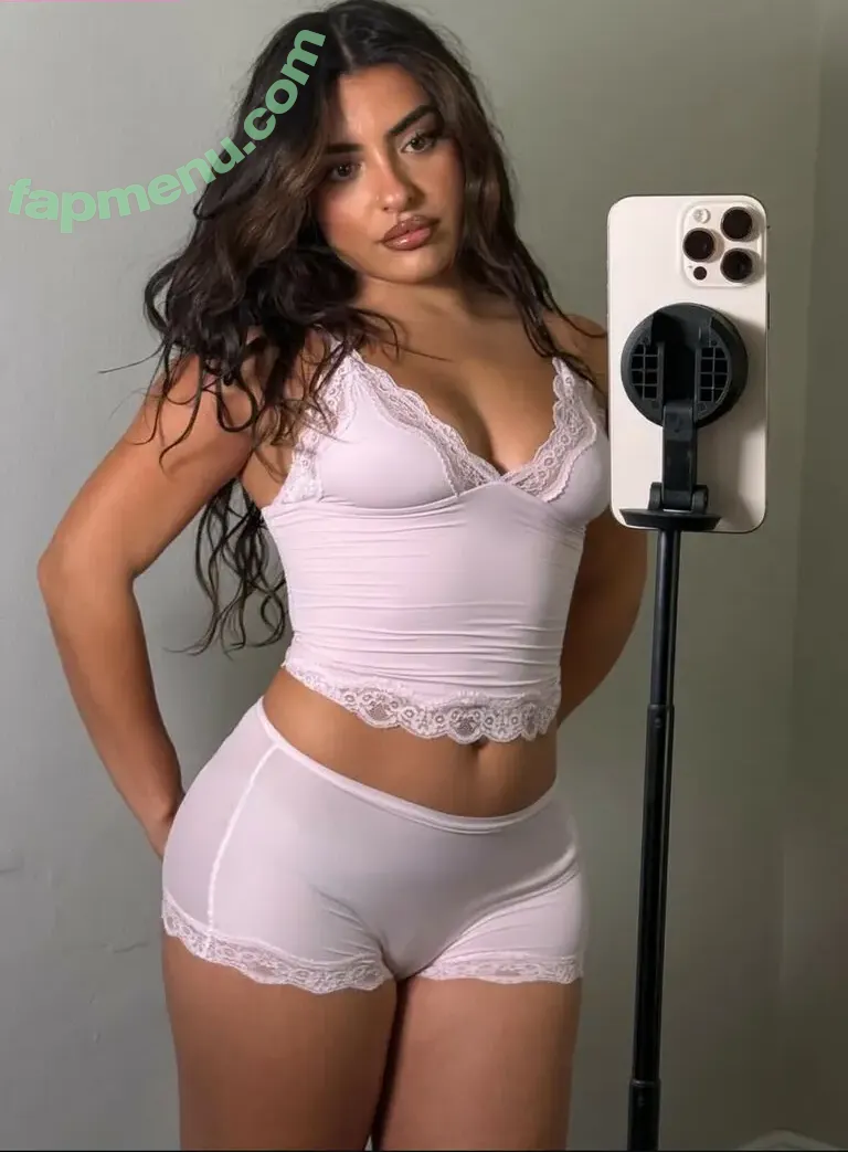 Carla Sophie nude photo #0044 (carlasophiebtw / carlysophie)