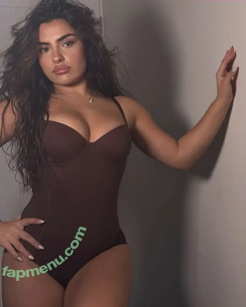 Carla Sophie nude photo #0059 (carlasophiebtw / carlysophie)