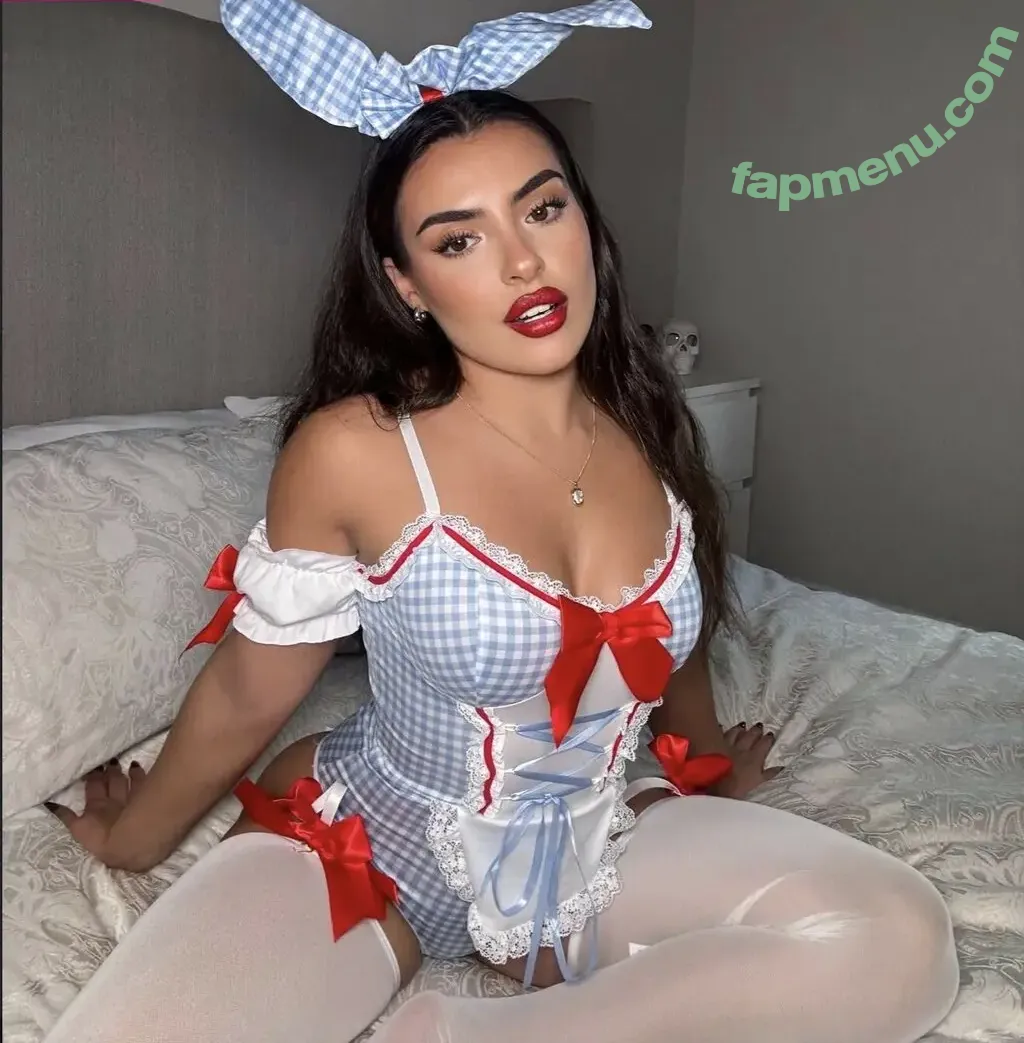 Carla Sophie nude photo #0077 (carlasophiebtw / carlysophie)