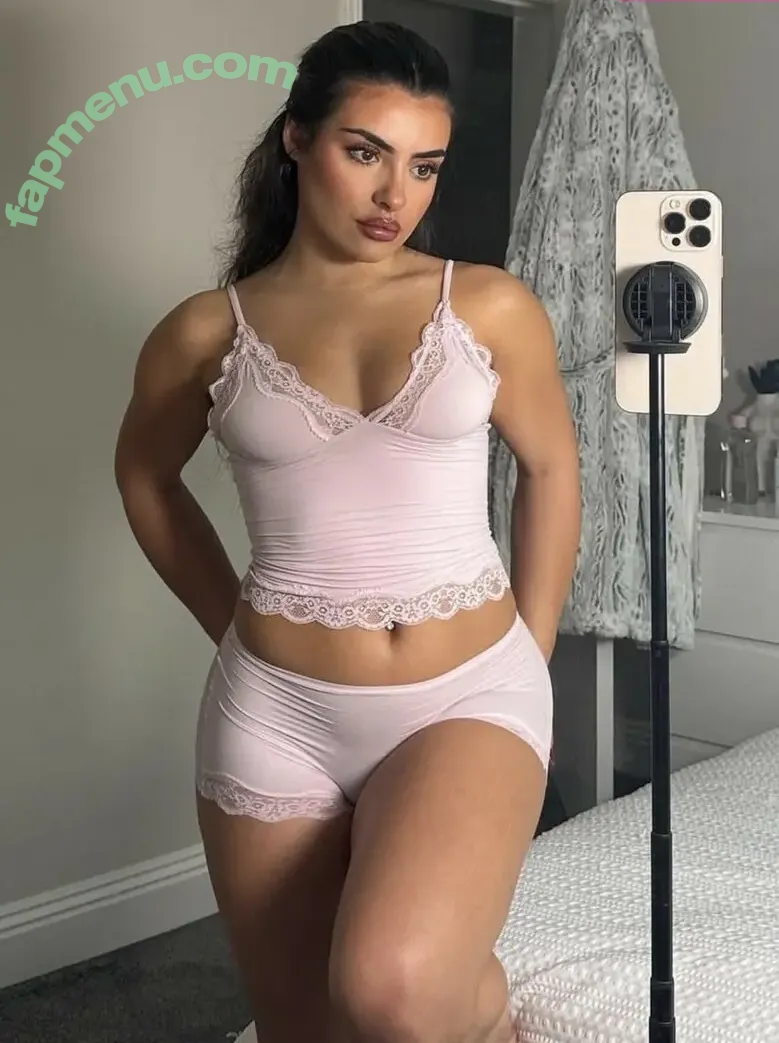 Carla Sophie nude photo #0119 (carlasophiebtw / carlysophie)