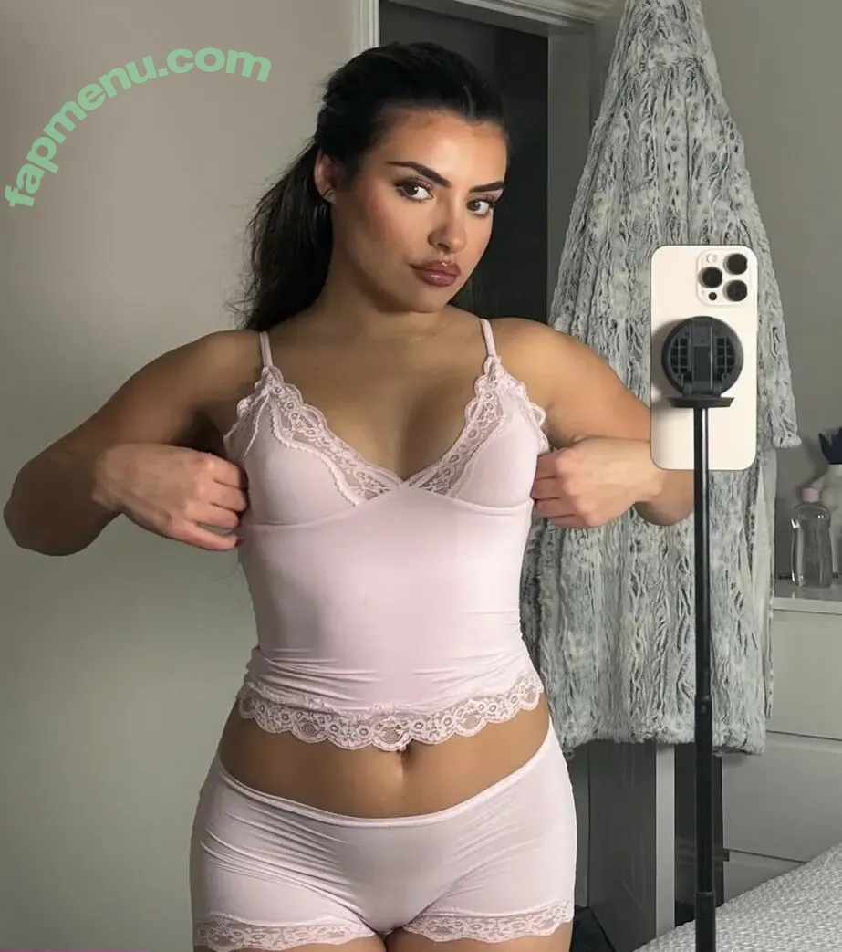 Carla Sophie nude photo #0120 (carlasophiebtw / carlysophie)