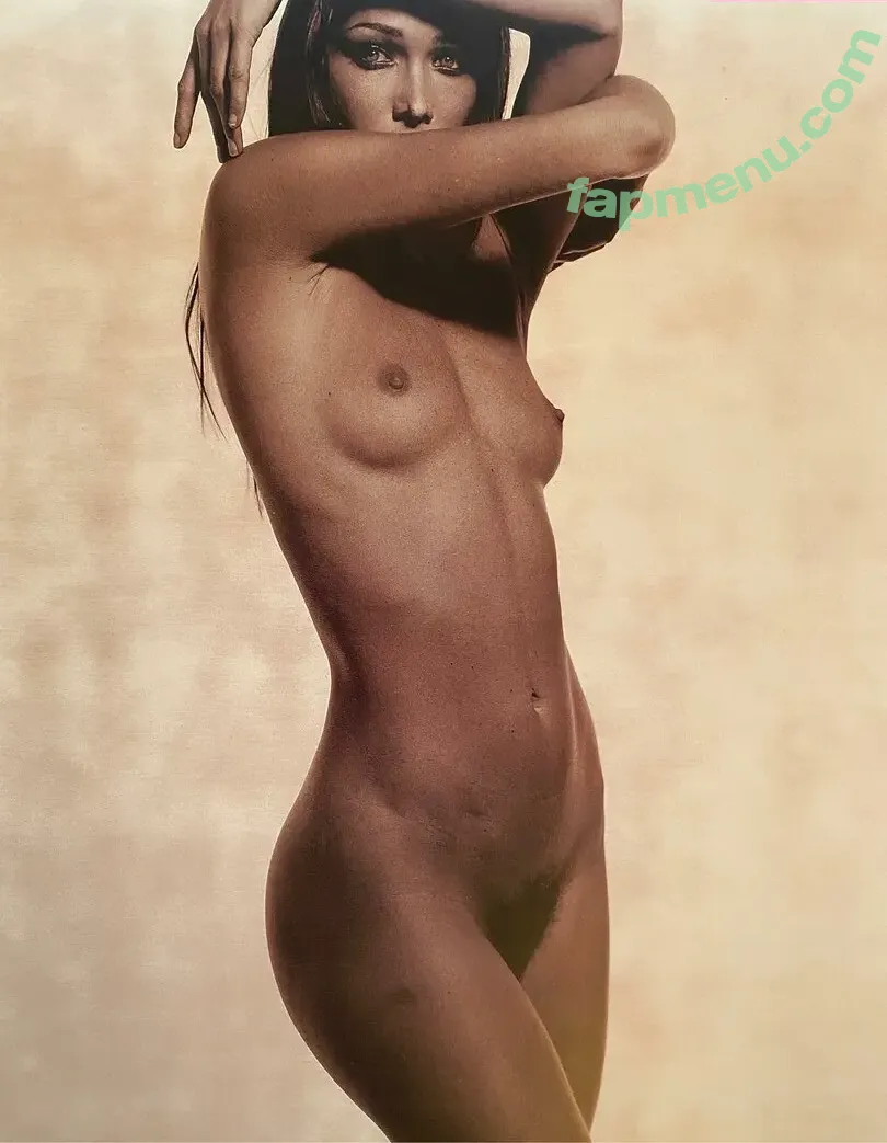 carlalagerfeld nude photo #0007 (carlalagerfeld)