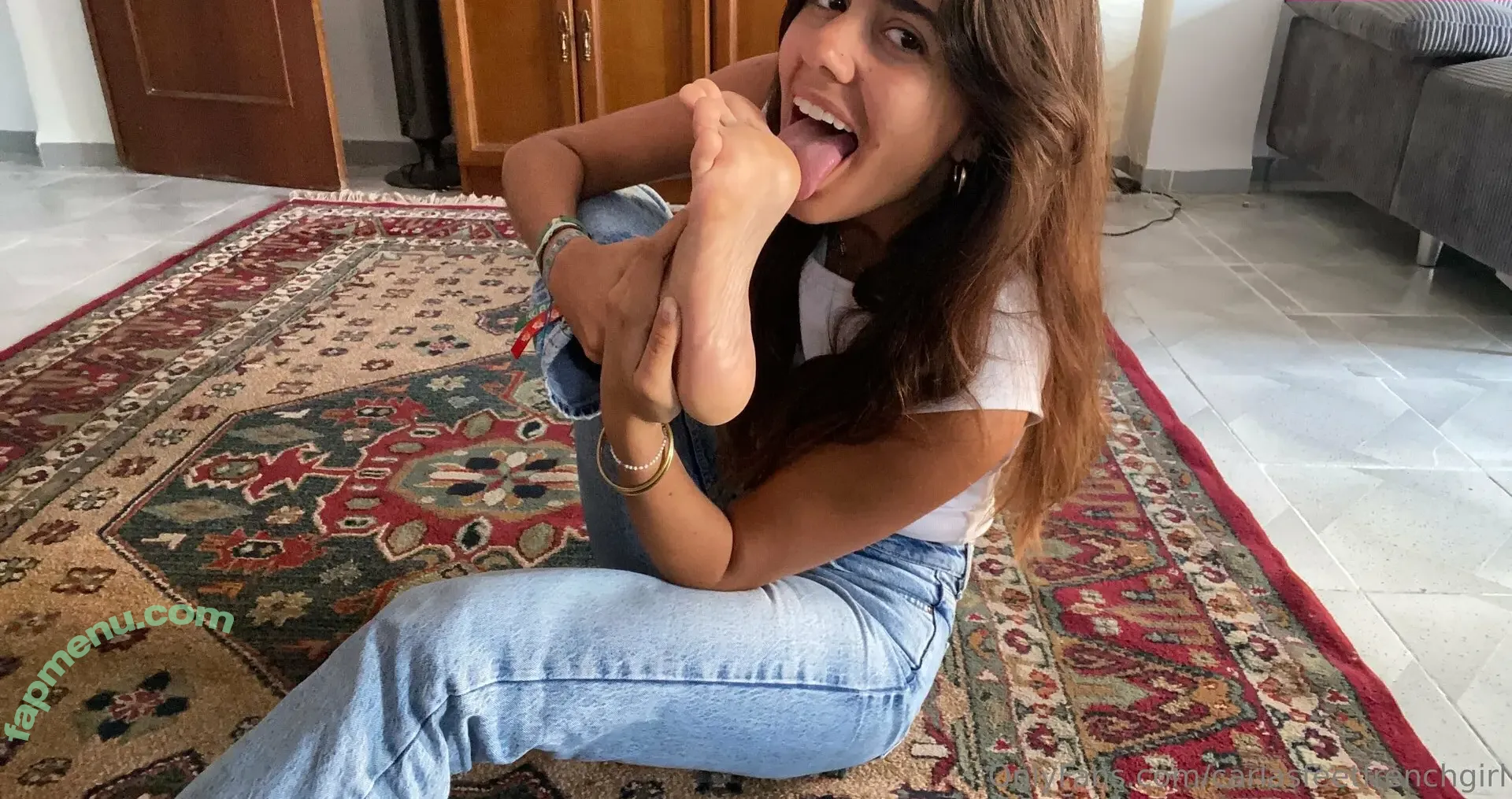 carlasfeetfrenchgirl nude photo #0094 (lipsbycarla)