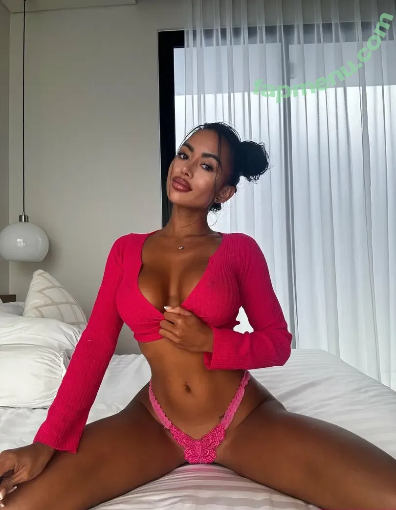 carlitawithlove nude photo #0005 (carlita_with_love)